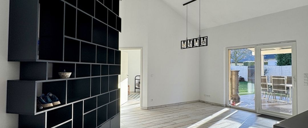 Stilvoller Bungalow-Traum mit Garten und Pool in ruhiger Lage Otterslebens zu vermieten! - Photo 1