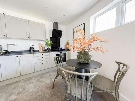 Martin Court, Hastings - Photo 3