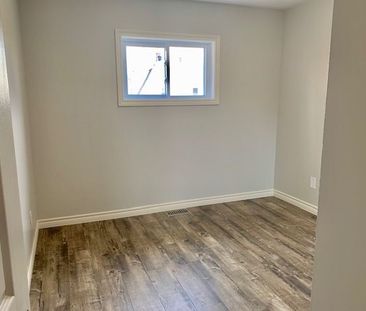 For Lease - 256 Dunlop Street Unit# 2, Barrie, Ontario - Photo 5