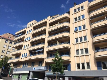 Bel appartement de 3 pièces dans les combles avec poutres apparentes - Foto 3