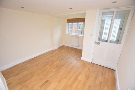 3 bedroom terraced house to rent - Photo 4