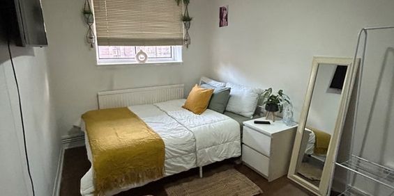 Room in a Shared Flat, Birchington House, E5 - Photo 3