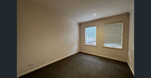 Close to Watergardens Townhouse! - Photo 1