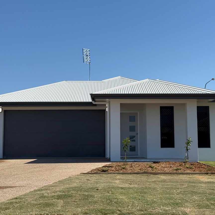 135 Salonica Circuit, Bushland Beach QLD 4818 - House For Rent - $660 | Domain - Photo 1