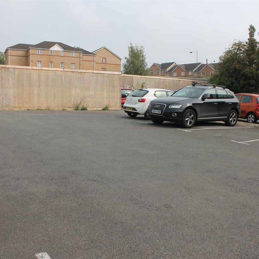 London Road, High Wycombe - Photo 1