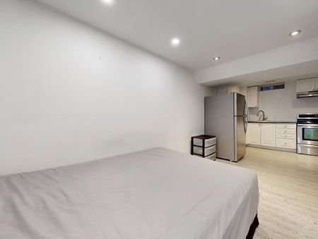 For Lease - 98 Lowther Upper Avenue, Richmond Hill, Ontario - Photo 4