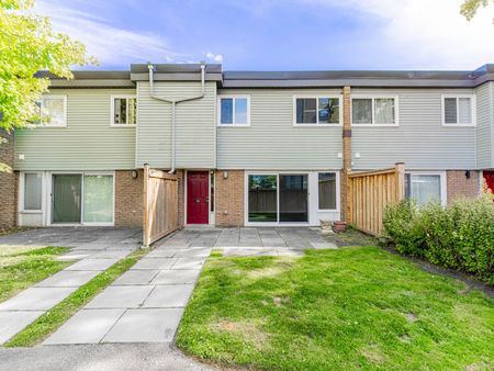 For Lease - 161 Milestone Crescent, Aurora, Ontario - Photo 3