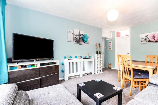 1 bedroom flat to rent - Photo 1