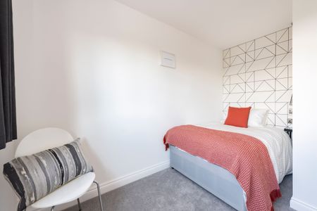 Double Room- Great Transport Links - Photo 3