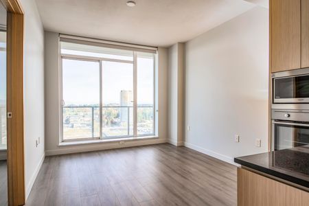 13495 Central Avenue #2004, Surrey, BC V3T0K2 - Photo 5