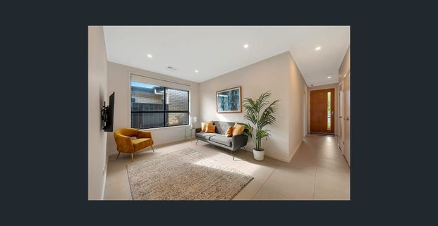 Modern 4 Bedroom Family Home - Photo 1