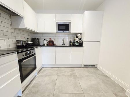 1 bedroom flat to rent - Photo 2