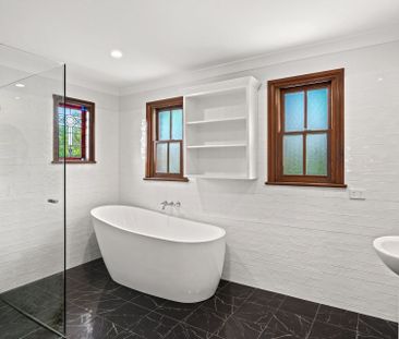 In a class of its own - Photo 2