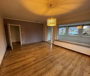 Großzügige 3-Zimmer-Wohnung mit Einbauküche in einem gepflegten 2-F... - Photo 3