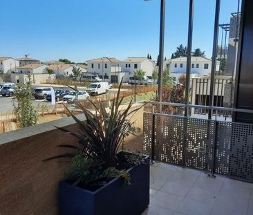 T2 AVEC TERRASSE +PARKING - Photo 3