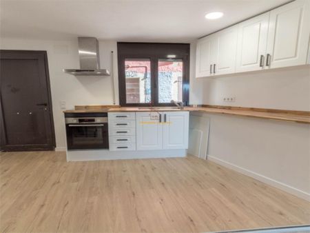 Casa adosada de alquiler en Carrer Frederic Bernades, 12, Llívia - Photo 5