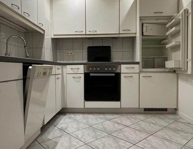 Zweiraum-Appartement mit Top-Anbindung und Einbauküche - Foto 1