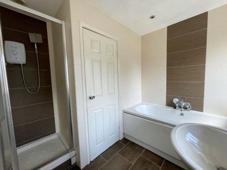 3 bedroom terraced house to rent - Photo 2