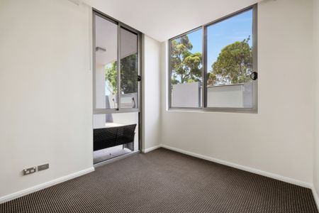 Lifestyle Ground Floor Apartment with Sunlit North-Facing Courtyard - C Block - Photo 5