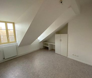 Location appartement 3 pièces de 95.42m² - Photo 1