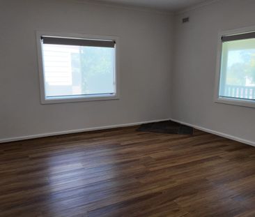 ------- Break Lease------ Charming Family Home with Large Yard - 32... - Photo 1