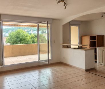 LACIOTAT LOCATION APPPARTEMENT Type 3 AVEC TERRASSE au calme - Photo 6