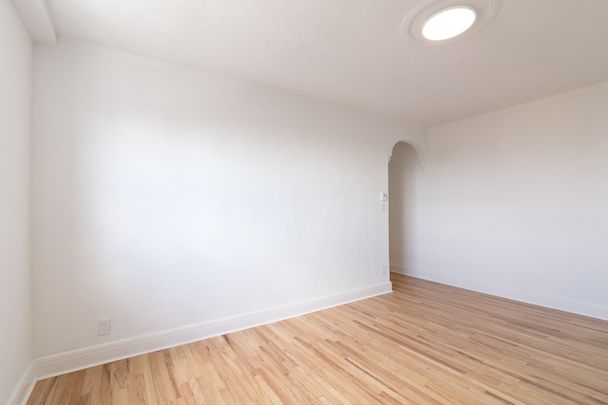 4890 Queen Mary Road - Photo 1