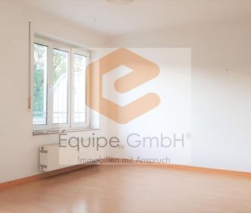 Wohnen unter dem Dach mit Blick ins Grün vom Balkon! - Photo 1