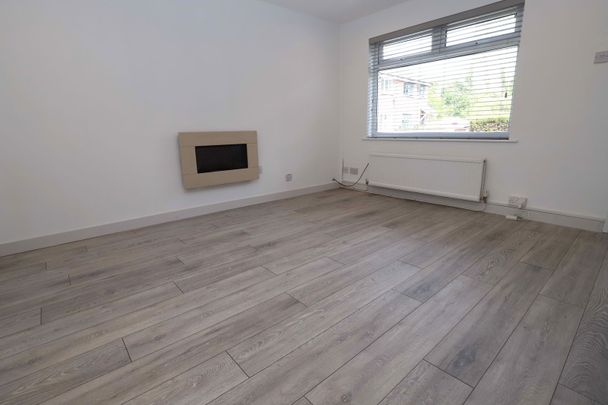 Lakeland Crescent, Bury - Photo 1