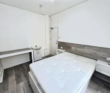 1 bedroom in a house share to rent - Photo 6