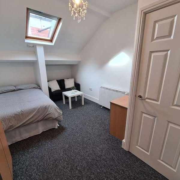 The Parkside, Lloyd Street South, Manchester, M14 - Photo 1