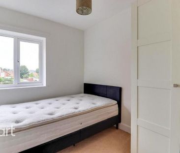 2 bedroom semi-detached house to rent - Photo 3