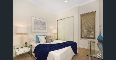 Stylish & Sought After - Photo 2