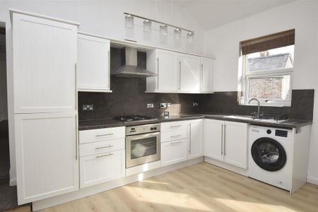 2 bedroom flat to rent - Photo 4