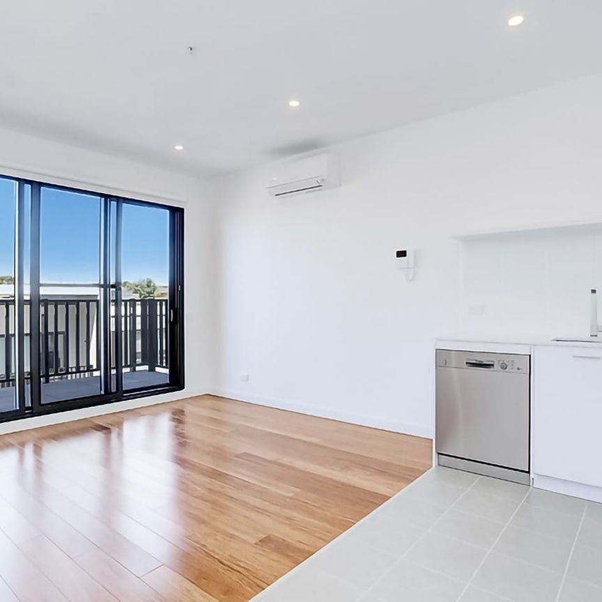 Modern and convenient living in Brunswick West - Photo 1