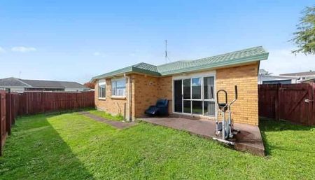 Charming and spacious home in Papatoetoe - Photo 5