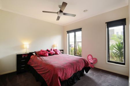 10 Albatross Drive, Pakenham VIC 3810 - House For Rent | Domain - Photo 3