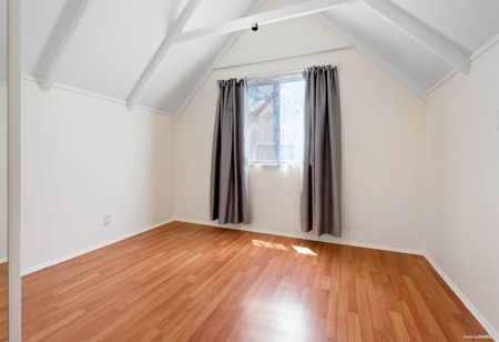 Pretty as a Picture - Excellent Location - Photo 5