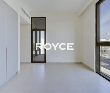 Stunning Huge Villa | Vacant | Good for Families | End Unit - Photo 5