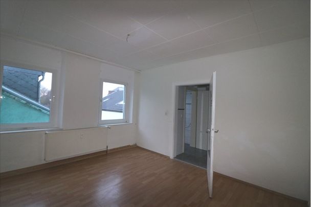 ++ STADTWOHNEN – 2 Zimmer, 2. Etage, Altbau-Whg., nahe Klinikum und FH! - Photo 1