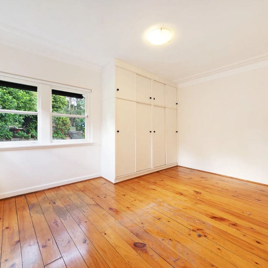 22 Henley Street, - Photo 1