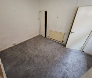 Studio Flat, Great Cheetham Street West, M7 - Photo 2