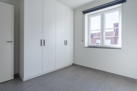 Nieuw 2-slpk appartement met terras en carport te Turnhout. - Photo 2