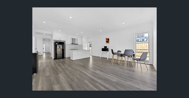 Beautiful Furnished Family Home To Rent! - Photo 1