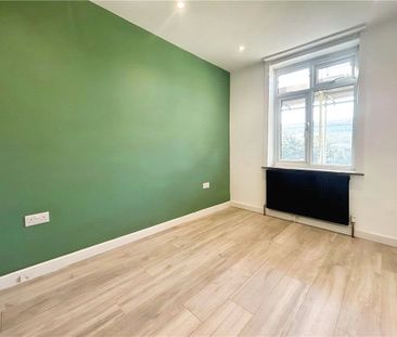 Weston Road, Guildford, Surrey, GU2 8AS - Photo 2