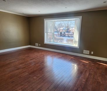 For Lease - 110 Ellendale Drive Unit# Main, Toronto, Ontario - Photo 1