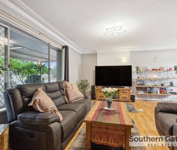 4 BEDROOM HOME WITH WORKSHOP - Photo 6