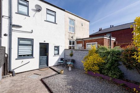 2 bedroom terraced house to rent - Photo 5