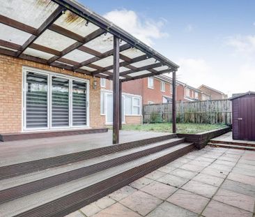 4 bedroom detached house to rent - Photo 4