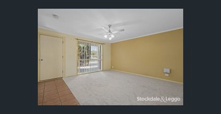 Comfortable & Spacious Family Living - Photo 2